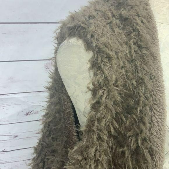 Main Strip Brown Teddy‎ Drape Front Vest - Picture 5 of 7